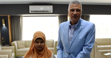 محافظ أسوان يكرم الخامسة على الجمهورية بالثانوية الأزهرية ”ذوي البصيرة” - اليوم السابع
