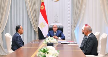 الرئيس السيسى يتابع مع مدبولى والأزهرى مُستجدات العمل لصياغة رؤية استراتيجية لتجديد الخطاب الدينى.. ويوجه بمواصلة التنسيق لتعزيز قدرات الأئمة وتأهيل كوادر قادرة على مواجهة التحديات وآليات تنفيذ "صحح مفاهيمك" السيد الرئيس عبد الفتاح السيسي