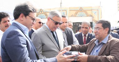 وزير الثقافة ومحافظ الإسكندرية يفتتحان الدورة العاشرة لمعرض الإسكندرية للكتاب وزير الثقافة ومحافظ الإسكندرية