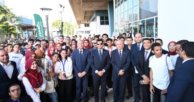 وزير الشباب والرياضة ومحافظ القاهرة يشهدان لقاءً حواريا بتنظيم اتحاد شباب العمال