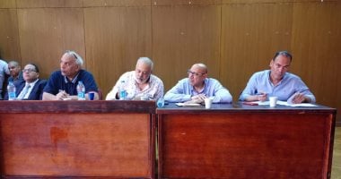 عزت إبراهيم أمينا عاما لمؤتمر أدباء مصر ونعيم الأسيوطى وأحمد عواد مساعدان جانب من اجتماع الأمانة العامة لمؤتمر أدباء مصر