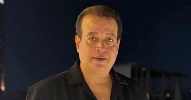 طارق عبد الحليم يعود إلى الساحة بأغنية "صاحب جدع" بعد غياب سنوات طارق عبد الحليم
