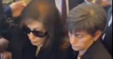 فيروز لحظة دخولها الكنسية 