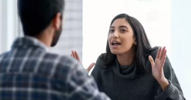 خلاف بين اثنين - تعبيرية