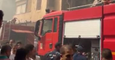 المعاينة: حريق مصر الجديدة التهم مخازن لمواد تنضيف السيارات سيارات الإطفاء اثناء إخماد حريق مصر الجديدة