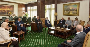 رئيس "الأعلى للإعلام" يلتقى لجنة ضبط أداء الإعلام الرياضى بتشكيلها الجديد