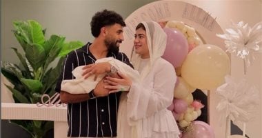 نجم الأهلي مروان عطية وزوجته سلمى صقر يحتفلان بمولودتهما الأولى "ألما" مروان عطية وزوجته سلمى صقر