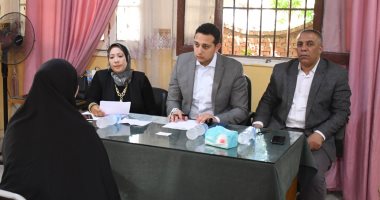 نائب المحافظ يعقد لقاء لخدمة المواطنين بقرية زاوية الكرادسة بمركز الفيوم