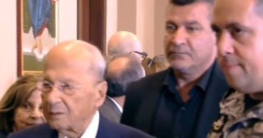 الرئيس اللبناني السابق ميشيل عون يقدم التعازى لفيروز في ابنها زياد الرحبانى الرئيس اللبناني ميشيل عون