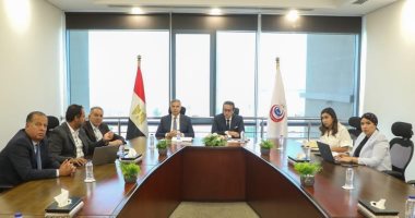 وزير الصحة ومحافظ الإسكندرية يعقدان اجتماعا لمتابعة تنفيذ مشروع إنشاء شبكة رعاية صحية