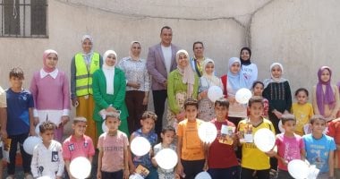 حياة كريمة تطلق مبادرة "قرى تقرأ" بشبين القناطر.. مسؤول التوعية بالمبادرة الرئاسية: توزيع 7000 كتاب بمراكز الشباب بالقليوبية والجيزة.. نستهدف توزيع 100 ألف كتاب.. وأنشطة تفاعلية للأطفال.. صور الأنشطة التفاعلية مع الاطفال