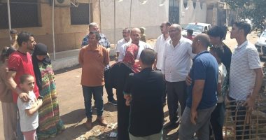 نائب محافظ الجيزة يلتقى أهالى منيل شيحة وطموه لبحث شكواهم نائب محافظ الجيزة يلتقى أهالى منيل شيحة وطموه