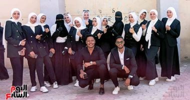 طلاب قسم عمارة بكلية التكنولوجيا جامعة بنى سويف ينفذون تسلسل التاريخ القديم باستخدام المواد الطبيعية المعاد تدويرها.. استخدام كراتين ورقية وكراتين البيض والقماش والقش والأعشاب والطين فى تصميم الماكيتات.. صور طلاب قسم عمارة بكلية التكنولوجيا جامعة بنى سويف