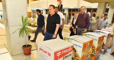 محافظ أسيوط يشهد تسليم أجهزة كهربائية لتجهيز العرائس اليتيمات