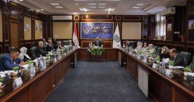 مجلس جامعة دمنهور يوجه بضرورة تكثيف التوعية حول أهمية ممارسة الحقوق الدستورية والمشاركة الإيجابية في الانتخابات مجلس جامعة دمنهور