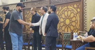 خالد جلال يستقبل عزاء شقيقه ومحمد ممدوح ومحمد الكيلانى أول الحاضرين عزاء شقيق خالد جلال
