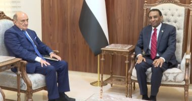 رئيس وزراء السودان يبحث استعادة عضوية بلاده فى الاتحاد الإفريقى كامل إدريس مع ممثل الاتحاد الإفريقي