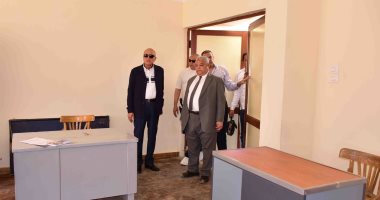 محافظ الأقصر يتفقد عددا من اللجان استعدادا لانتخابات مجلس الشيوخ.. صور