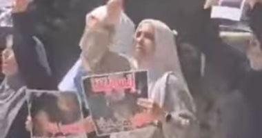 بأعلام إسرائيل.. مظاهرات الإخوان مستمرة أمام سفارة مصر فى تل أبيب.. فيديو مظاهرات الإخوان أمام سفارة مصر بتل أبيب