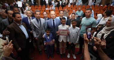 محافظ كفرالشيخ يشهد حفل تكريم الفائزين فى مسابقة «أهل القرآن».. فيديو