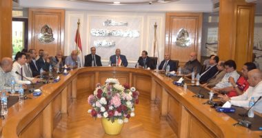 نيوز برو : 
                                            غرفة تجارة القاهرة تجتمع لبحث مبادرة خفض الأسعار  
                                        
