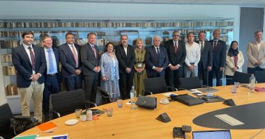 وزير التعليم العالى يزور مقر شركة عالمية فى أمستردام لتعزيز التعاون