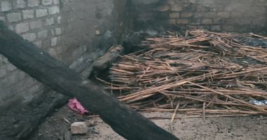 النيران سكنت بقرية برخيل.. والأجهزة الأمنية تواصل التحريات لمعرفة أسباب الحريق آثار الحريق