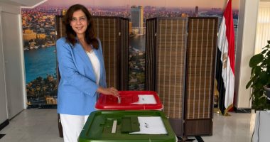 سفيرة مصر بالبحرين: التصويت بانتخابات الشيوخ يسير بسلاسة ودون معوقات.. فيديو