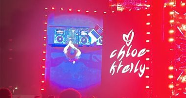 كلوي كتيلي تبدع بموسيقى حرمت أحبك وحلوة يا بلدي على مسرح العلمين