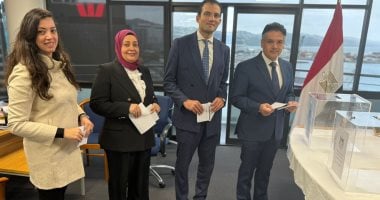 لا معوقات أمام الناخبين.. المصريون فى الخارج يدلون بأصواتهم فى انتخابات مجلس الشيوخ 2025.. مراكز الاقتراع تفتح أبوابها أمام أبناء الوطن.. الهيئة الوطنية: نتبع وسائل التقنية الحديثة فى عمليات التصويت بالخارج أعضاء السفارة المصرية في نيوزلندا
