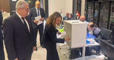 استمرار توافد أبناء الجالية المصرية بالكويت للتصويت في انتخابات الشيوخ