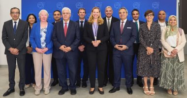 التعليم العالي: جامعة الفيوم تتسلم إهداء من المركز الأوروبي للأبحاث النووية "سيرن" 