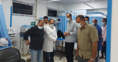 محافظ سوهاج يطمئن على مصابى حريق مطعم بميدان الشبان ويوجه بدعم طبى عاجل