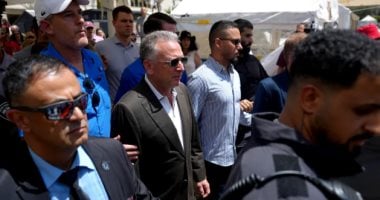 بحضور ويتكوف.. مظاهرة فى تل أبيب بعد نشر فيديو لرهائن إسرائيليين "نحيفين" بغزة ستيف ويتكوف مبعوث ترامب فى ميدان الرهائن بتل أبيب قبل لقائه مع أهالى الرهائن
