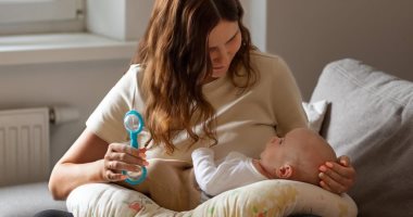 هيئة الدواء ترد على شائعات منع السيدات المرضعات من تناول الأدوية