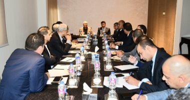 وزير الرياضة يجتمع مع رئيس الاتحاد الدولى لليد لمناقشة استضافة مونديال الناشئين وزير الرياضة يجتمع مع رئيس الدولى لليد لمناقشة استضافة مونديال الناشئين