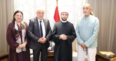 وزير الأوقاف يستقبل نقيب المهن التمثيلية لبحث التعاون فى دعم الدراما الدينية