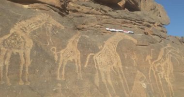 اكتشاف فن صخري عمره 10 آلاف عام في الجبال الليبية لوحة فنية صخرية