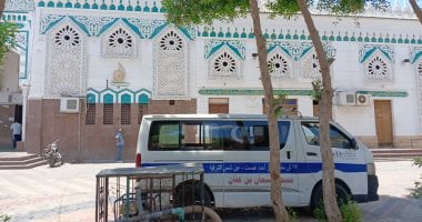 وصول جثمان اللاعب محمد أبو النجا "بونجا" لمسجد المطافى لصلاة الجنازة. .فيديو وصول جثمان بونجا