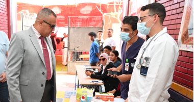 محافظ جنوب سيناء يتفقد لجان التصويت بشرم الشيخ.. صور
