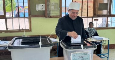 وزير الأوقاف السابق يدلى بصوته بانتخابات مجلس الشيوخ