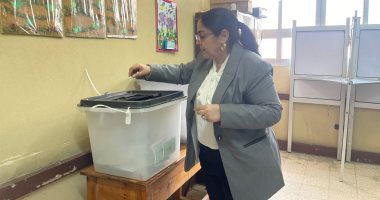 نائب محافظ القاهرة تدلى بصوتها فى انتخابات مجلس الشيوخ 2025