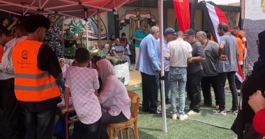 إقبال كثيف على لجان انتخابات الشيوخ بمدرسة الزهور بالإسماعيلية.. صور