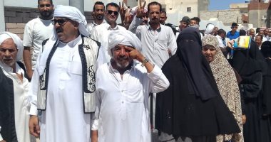 توافد أهالى مراكز ومدن مطروح على اللجان لاختيار نوابهم فى مجلس الشيوخ.. صور