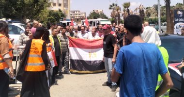 توافد عمال المصانع للإدلاء بأصواتهم فى انتخابات الشيوخ بالعاشر من رمضان