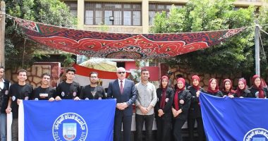 رئيس جامعة قناة السويس يدلى بصوته فى انتخابات مجلس الشيوخ