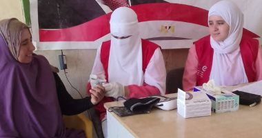 إقبال المواطنين على فرق "100 يوم صحة" الطبية المجانية بالوادى الجديد