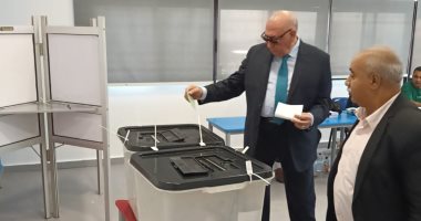 المستشار جمال التهامي يدلي بصوته بلجنة الرحاب بالتجمع الأول