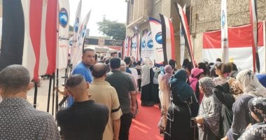 بدء التصويت بلجان السيدة زينب خلال اليوم الأول فى انتخابات مجلس الشيوخ جانب من التوافد على الانتخابات
