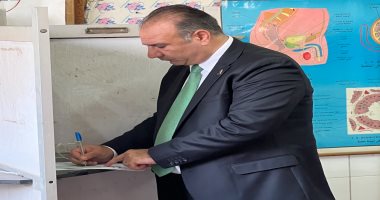 النائب علاء ناجى يدلى بصوته فى انتخابات الشيوخ ويدعو للمشاركة الإيجابية